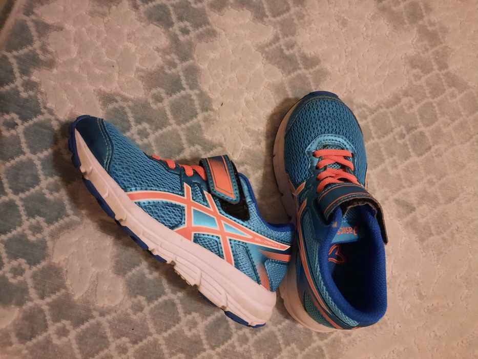 Маратонки ASICS за момиче