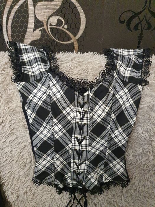 Два костюма  Турция, новый и б/у размер 40