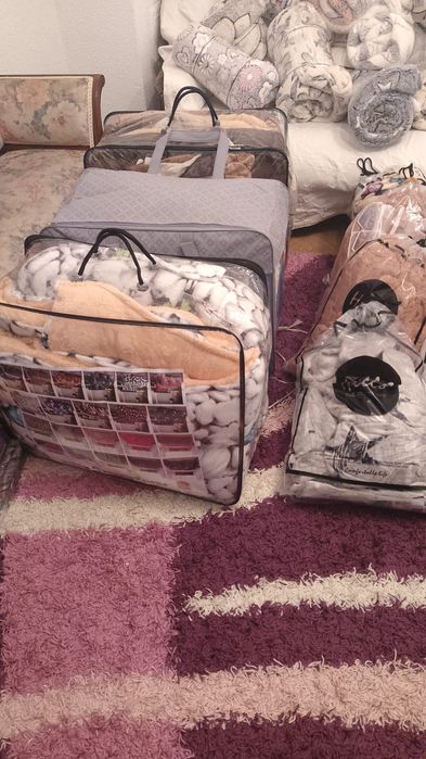 Vând lenjerie pilote pături cocolino