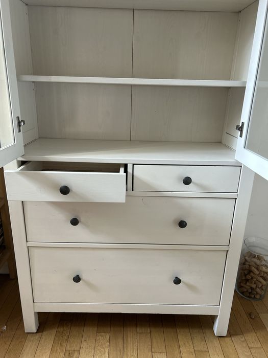 Vitrina usi sticla  HEMNES IKEA