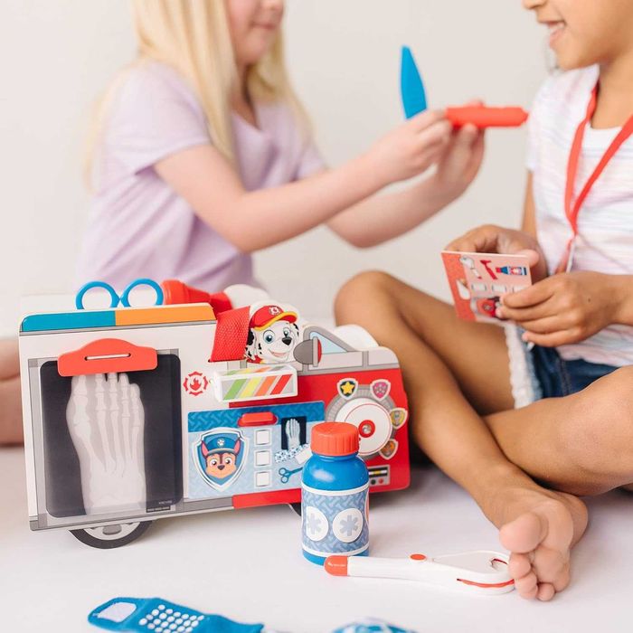 Дървен камион кола Докторски комплект Melissa and Doug Paw Patrol