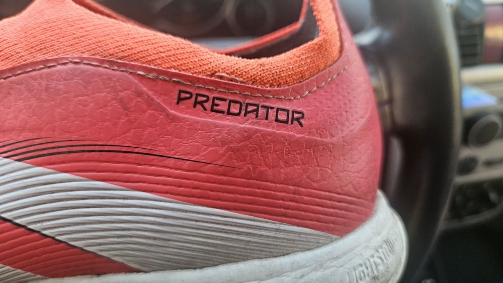 Vand ghete sintetic Adidas Predato 40r