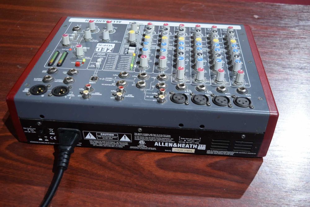 Mixer audio Allen & Heath Zed 10 FX - defect