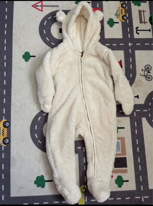 Combinezon HM mărime 6-12 luni