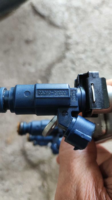 Хюндай и30 бензинов.Останали части след продажба.