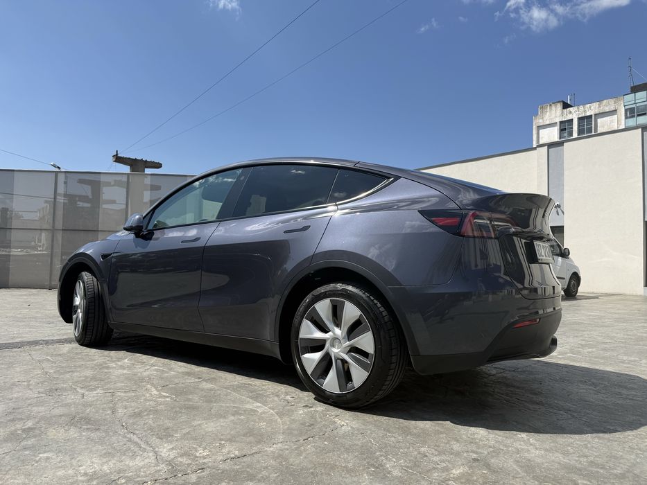 Tesla Y long range 4x4 putere 447cp  autonomie 490km