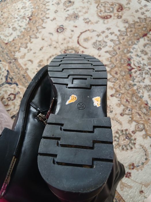 Продам зимние сапоги