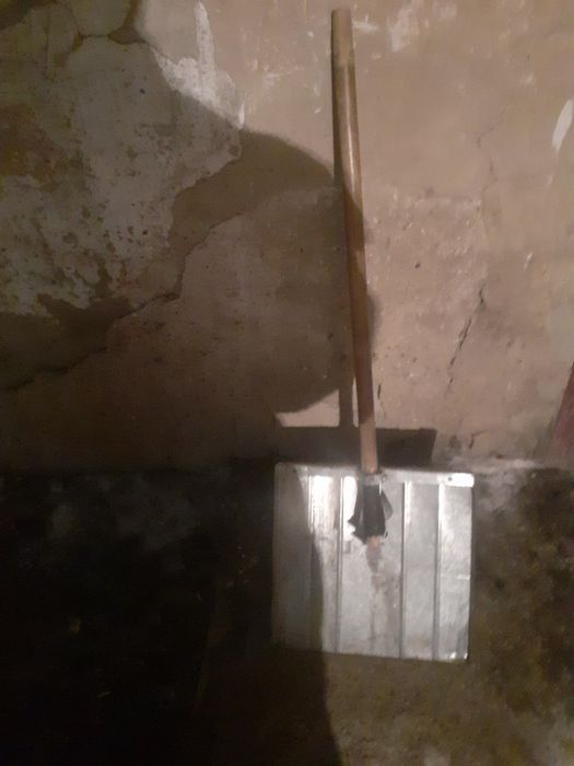 Лопаты 1500т санки по 800т балоны газ по 11т сап нов 6т есть бу 5т