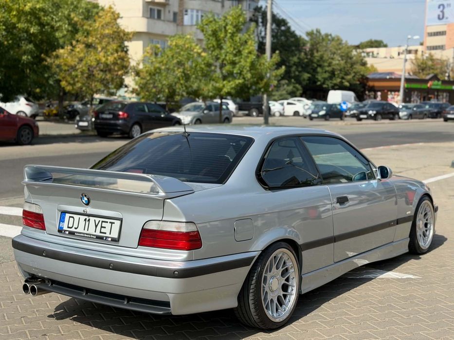 Vând BMW  e36-318 IS