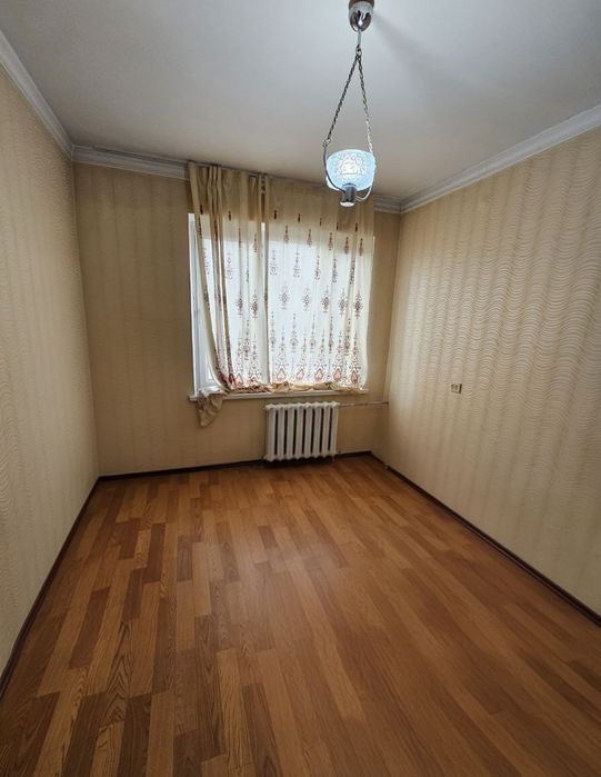 Чиланзар 22-й квартал продаю  Четырёх комнатную