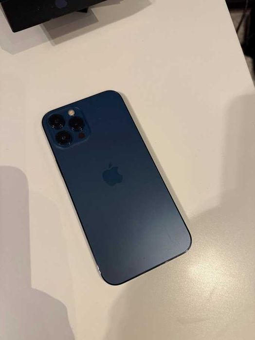 Vând iPhone 12 Pro Max + Apple Watch Series 7
