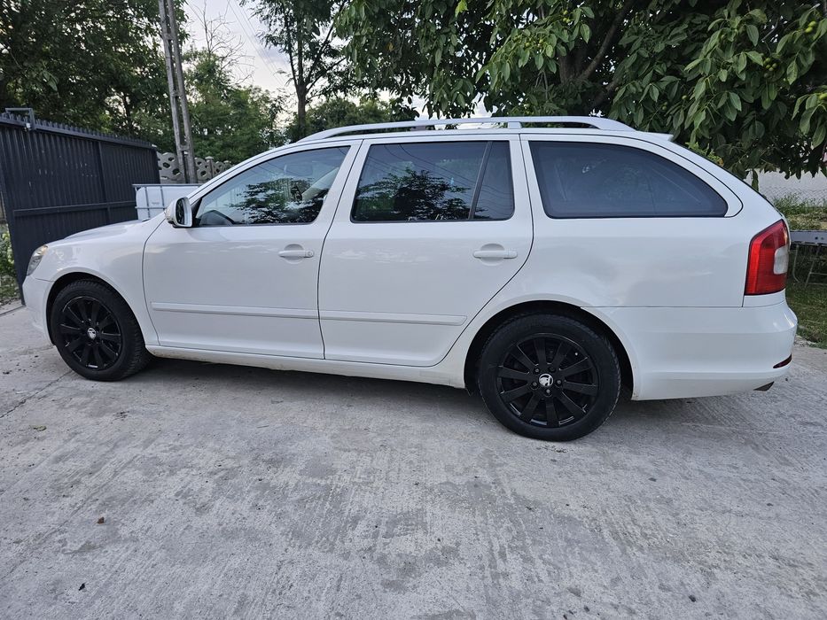 SKODA Octavia 2010 — imagine 2