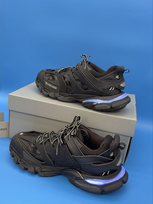 Balenciaga track led