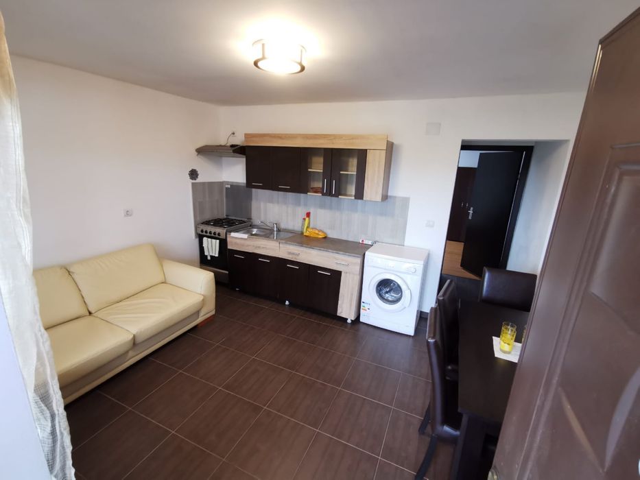 Apartament 2 camere mobilat și utilat, parcare privată, zona centrală
