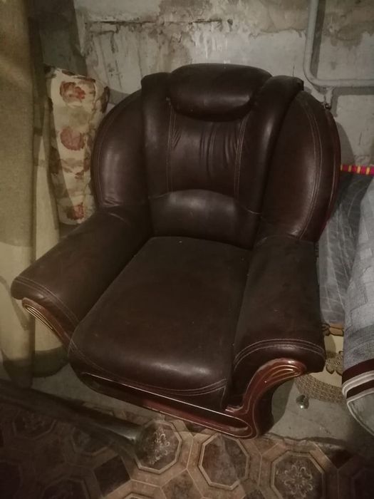 Детские стульчаки качели кресла кожаные