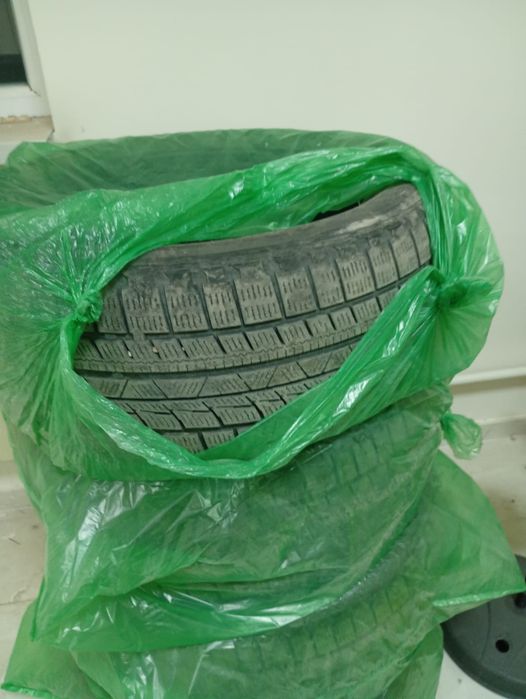 Продам покрышки легковой