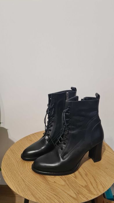 Дамски черни ботуши
