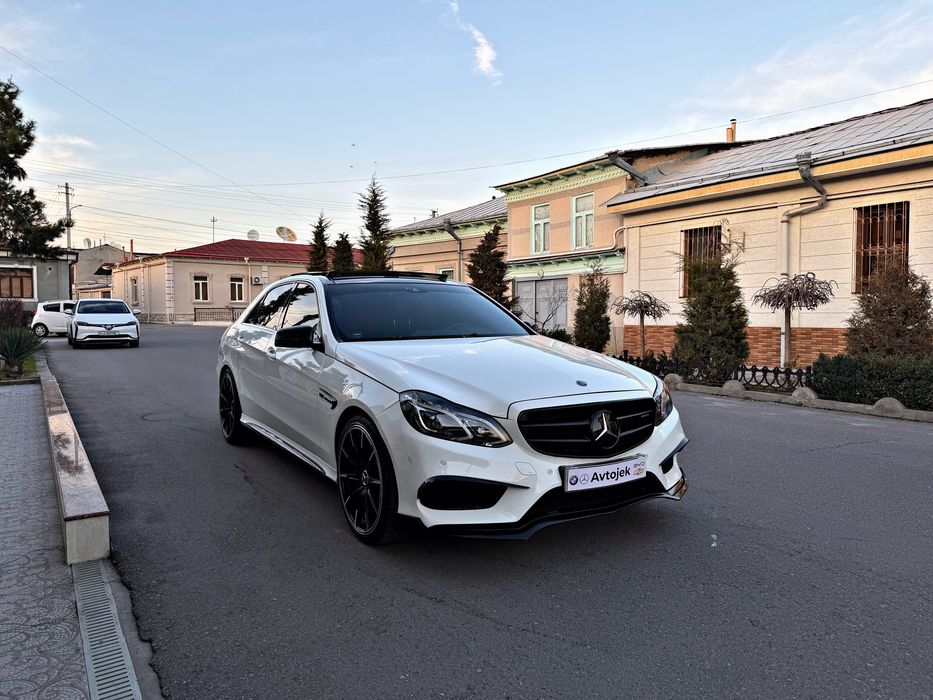 Mersedes AMG E63 Body Kit 2010 Официальный Состаяние Идеално Небитая