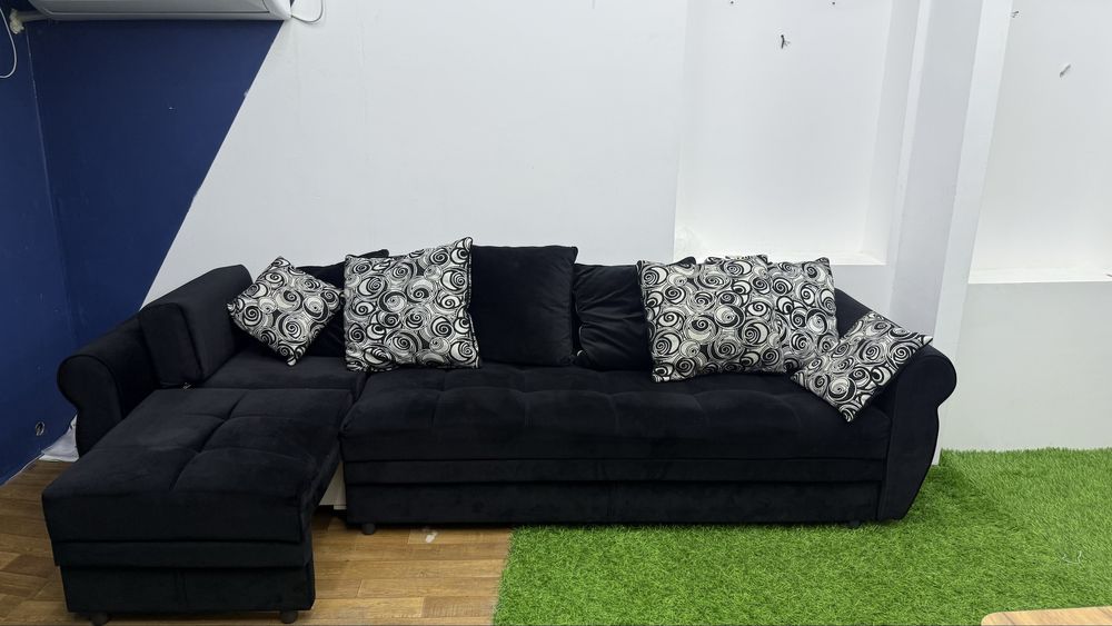 Продам диван черный длинна 2 метра