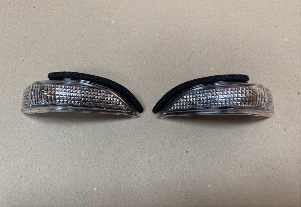 Повторитель поворотника Камри 50/55 Camry, Corolla,Avalon, Venza, Rav4