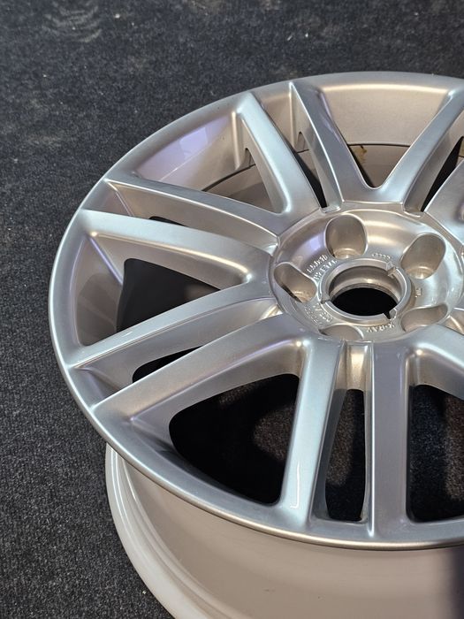 janta aliaj noua originala audi 

cod oe: 4f0 601 025 al

r18 / 8.5j /
