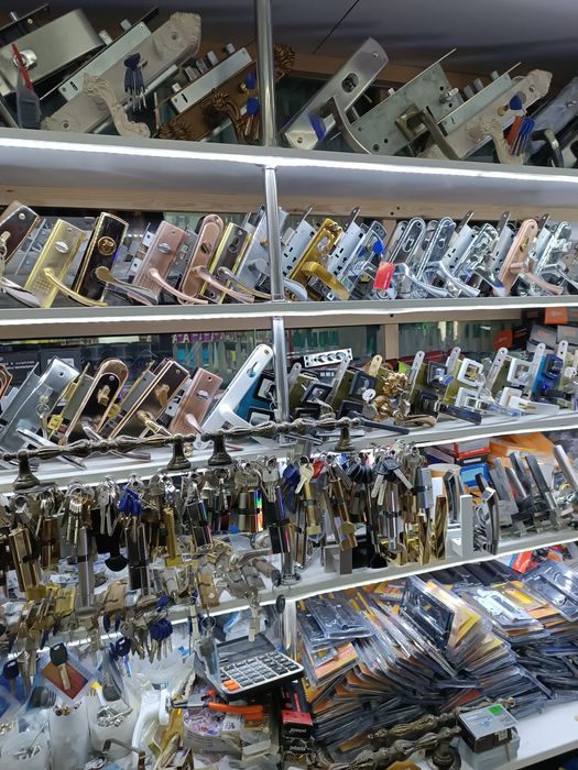 Установка замков и вскрыть дверь Ешик очиш замок куйиш