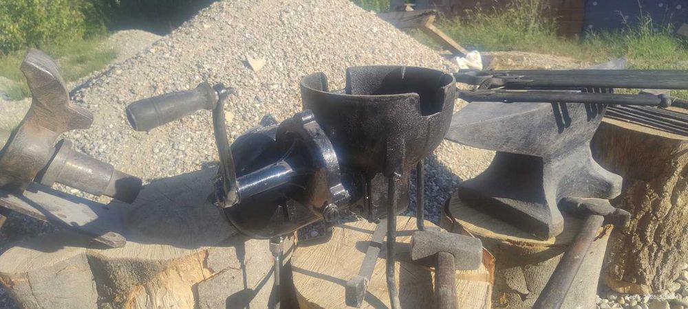 Set Complet Fierărie: Nicovală Oțel PFP Peddinghaus 76kg, Menghină Germană 20kg + Forjă și Scule
