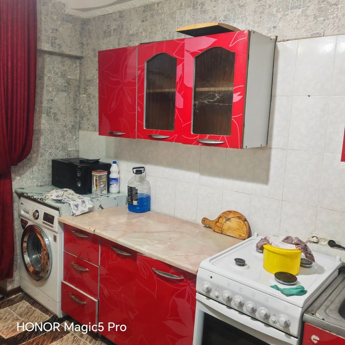 Кухня кухонный гарнитур с мойкой