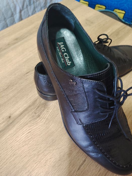 Туфли кожаные продам.