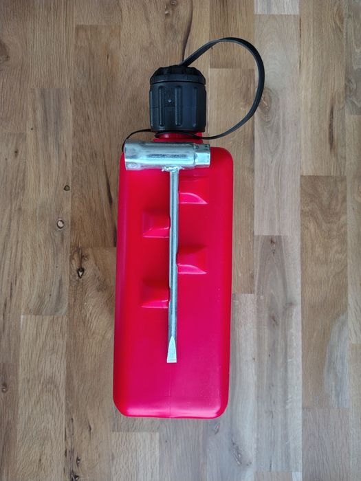 Туба за бензин и масло Dimartino