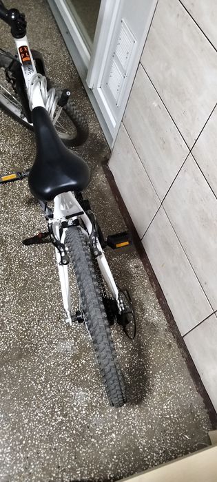 Vând bicicleta copii 20"