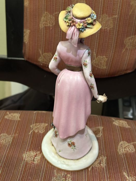 стара порцеланова статуетка капо ди монте