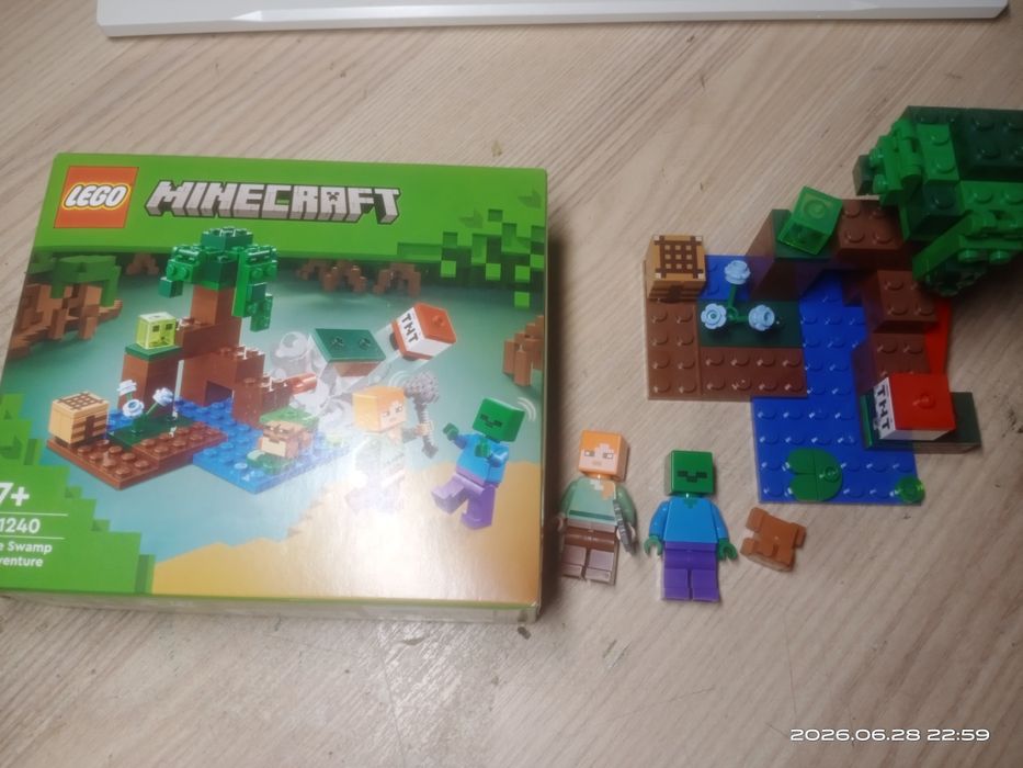 Продам лего майнкрафт