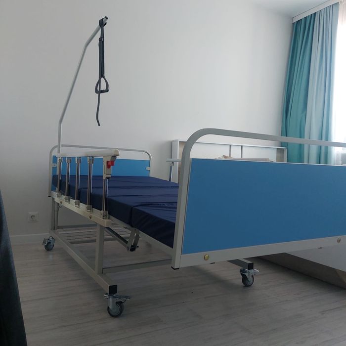 Медицинская кровать
