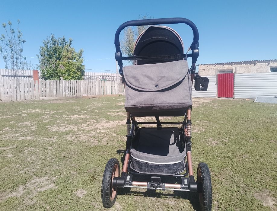 Коляска детская в отличным состоянии