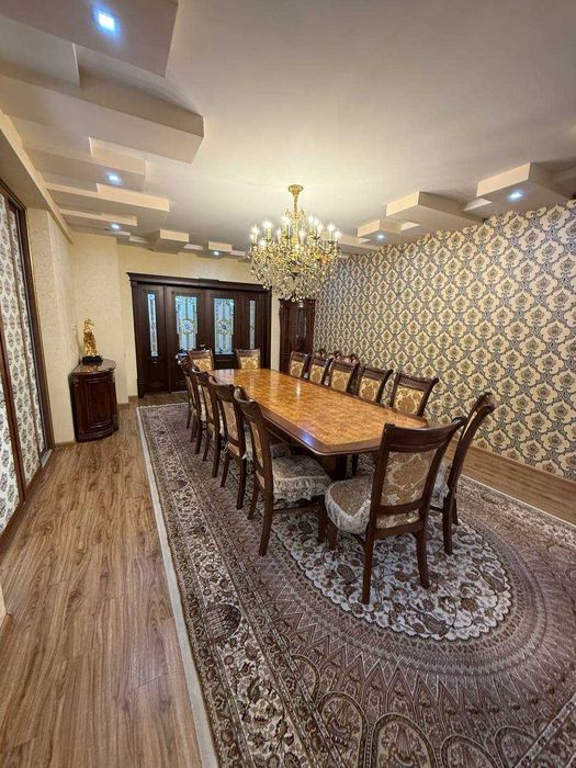 Срочно сдается 3ком кв в новостройке 215кв.м.