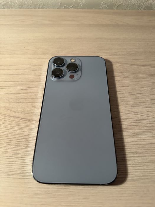 Продам Iphone 13 pro
