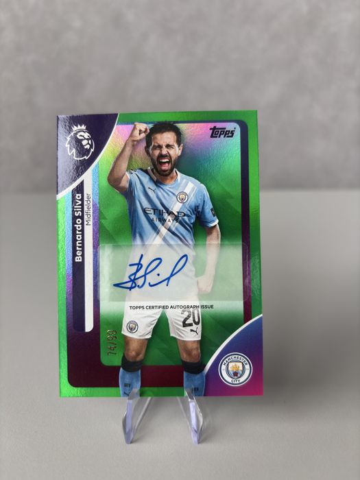 Topps Футболни карти с автограф/номерирани