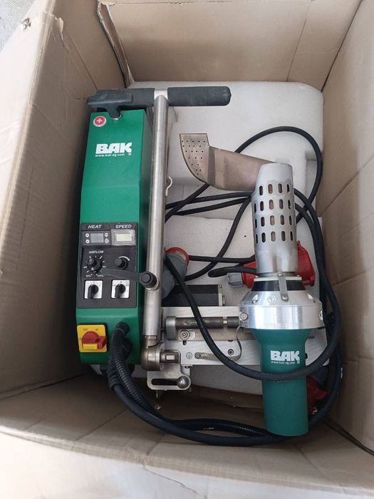 Оборудование для гидроизоляции крыши.