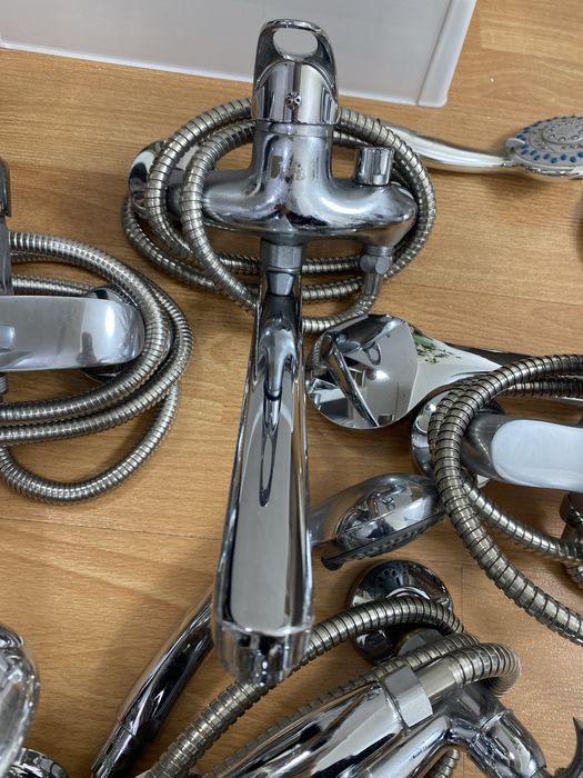 Продаются смесители для душевой