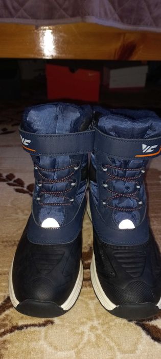 Детски зимни ботуши Pepperts - 35
Подходящи за студено и снежно време.