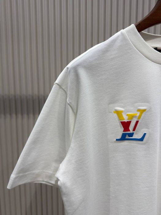 Oferta!! Tricou LV.Model superb și rar.Calitate luxury.Toate mărimile