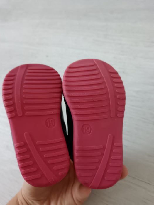 Нови детски обувки/маратонки за момиче, номер 19