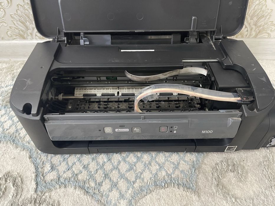 Продам чернобелый принтер Epson M100