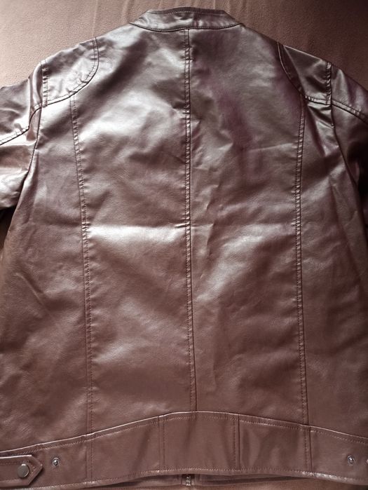 Новая продам куртку