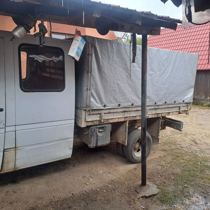 Mercedes basculabil 7 locuri