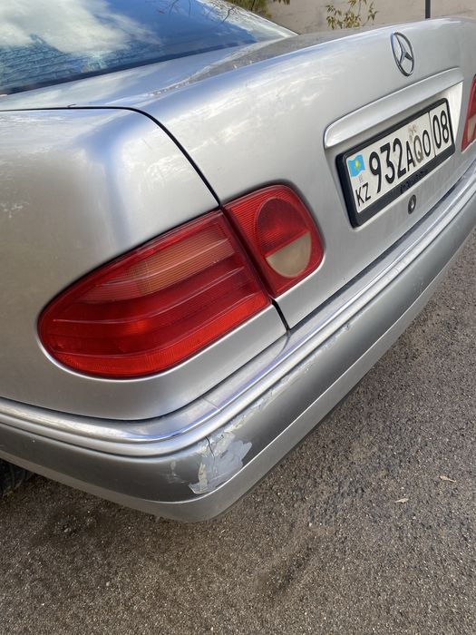 Mercedes Benz E280