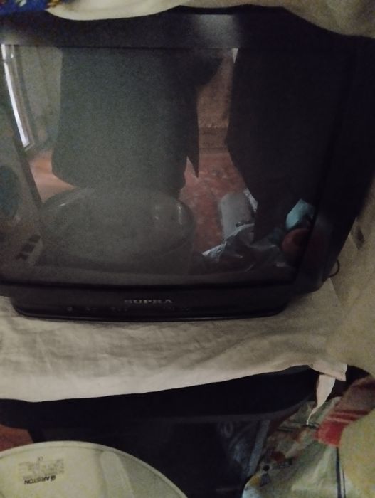 Телевизоры 4 штуки