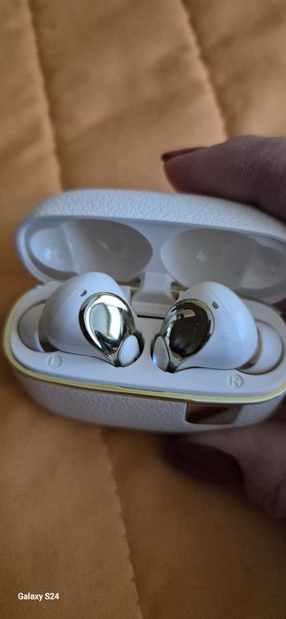 Bluetooth  слушалки