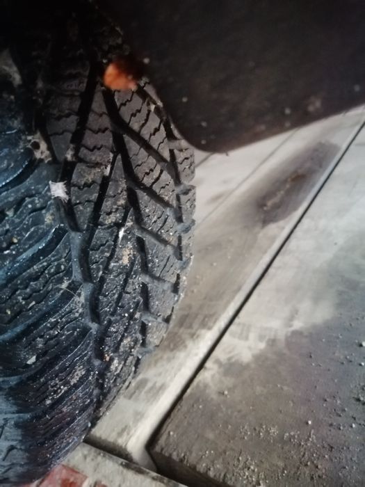 Продавам Голф3 1.6 на части.